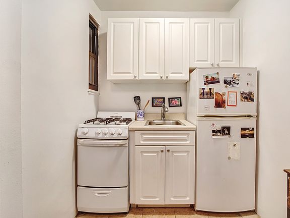 5th image of 215 E 89th St APT 2B