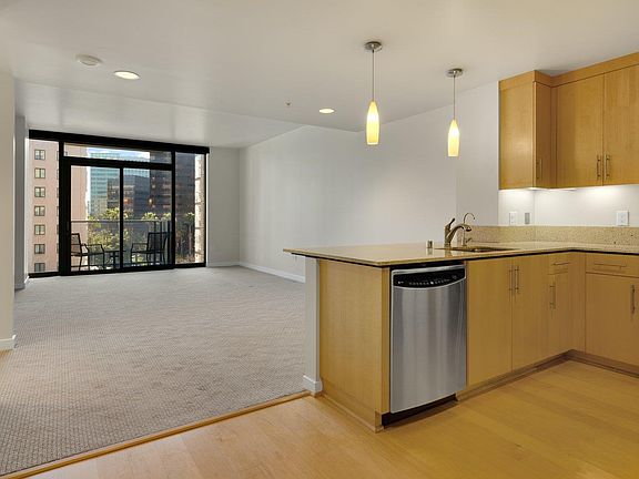 4th image of 38 N Almaden Blvd Unit 718