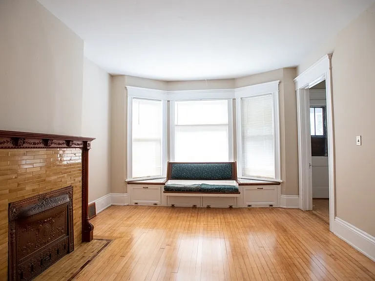 2728 N Murray Ave — Photo 1