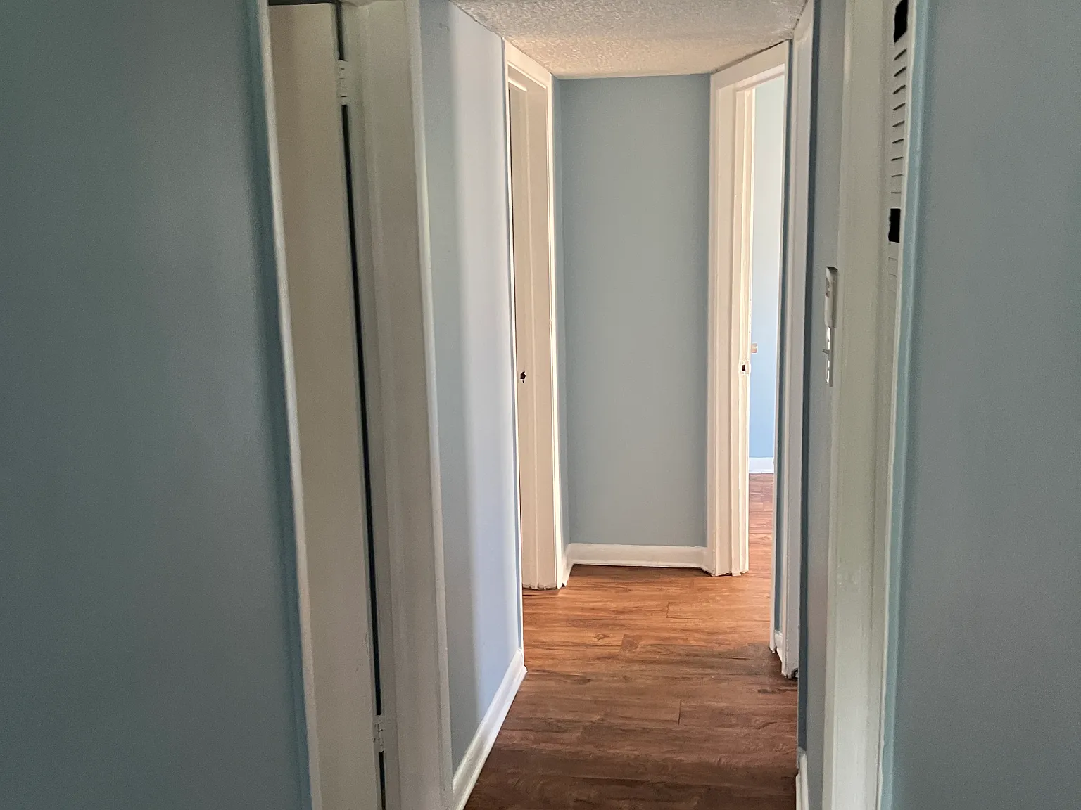 3 bed, 864 sqft, $1,350 — Photo 4