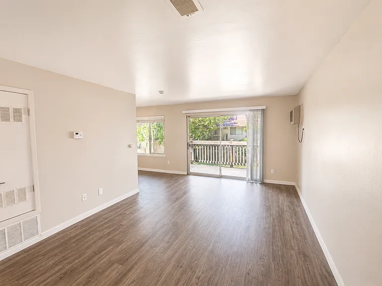Riverbend Apartments — Photo 42