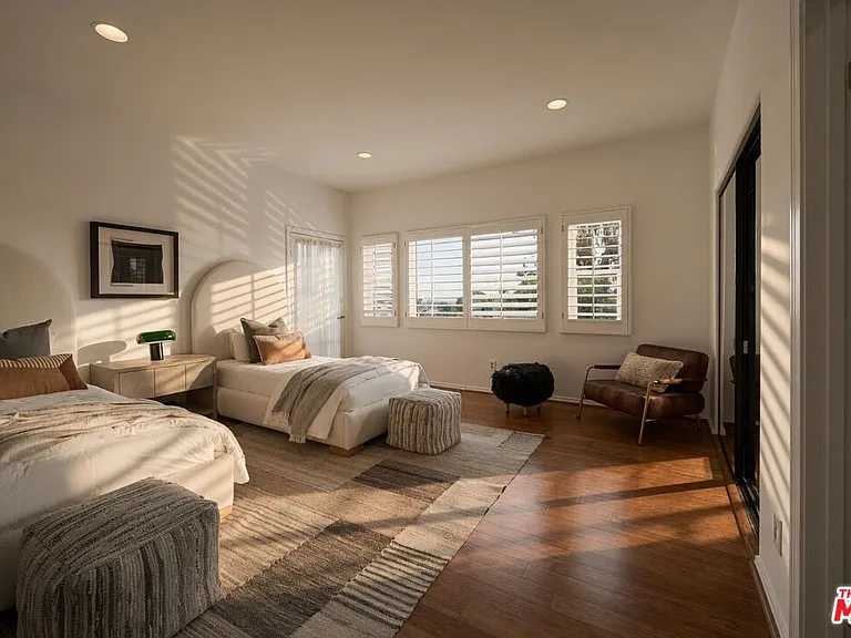 15330 Del Gado Dr — Photo 22