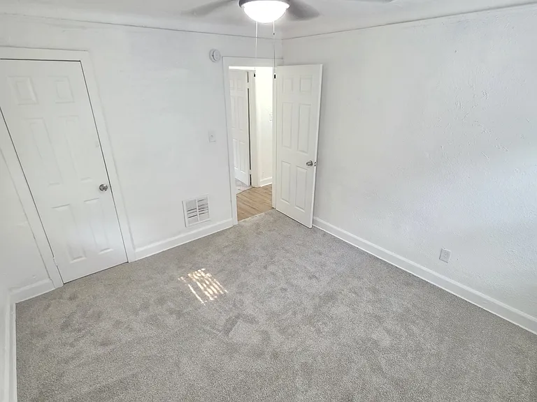 15841 Steel St — Photo 18