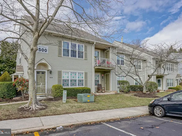 504 Sedgefield Dr, Mount Laurel, NJ 08054