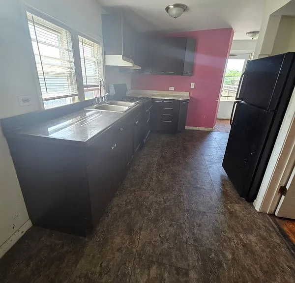 1947 W Marquette Rd #3 — Photo 1