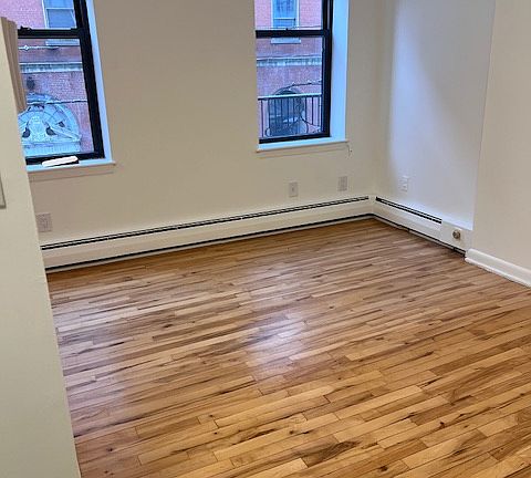 3rd image of 1204 Garden St #2B