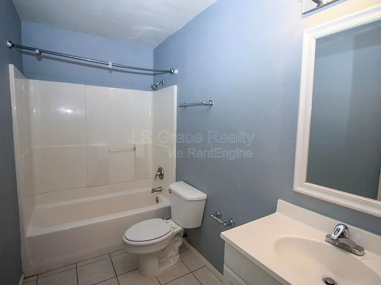 1500 Lake Shore Dr #201 — Photo 9