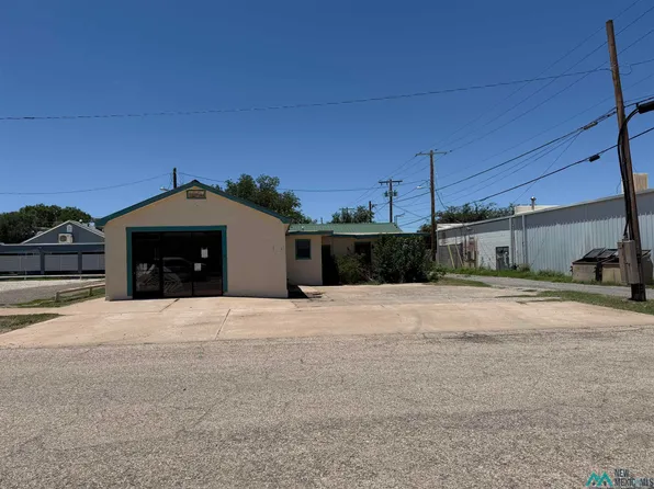 106 S 6th St, Artesia, NM 88210