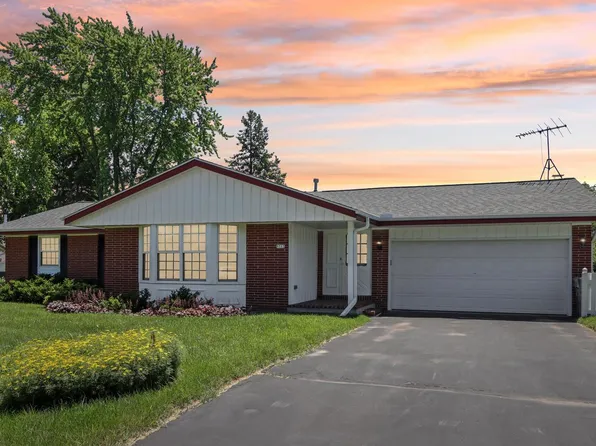 9713 W Debbie LANE, Milwaukee, WI 53224