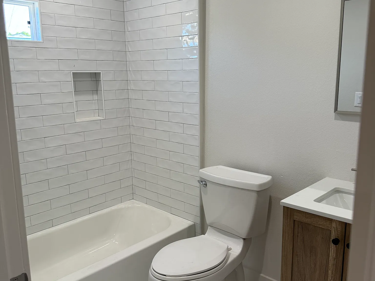 2 bed, 857 sqft, $3,200 — Photo 4