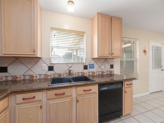 5th image of 2235 Heatherwood Dr