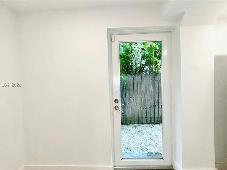7415 SW 56th Ave — Photo 9