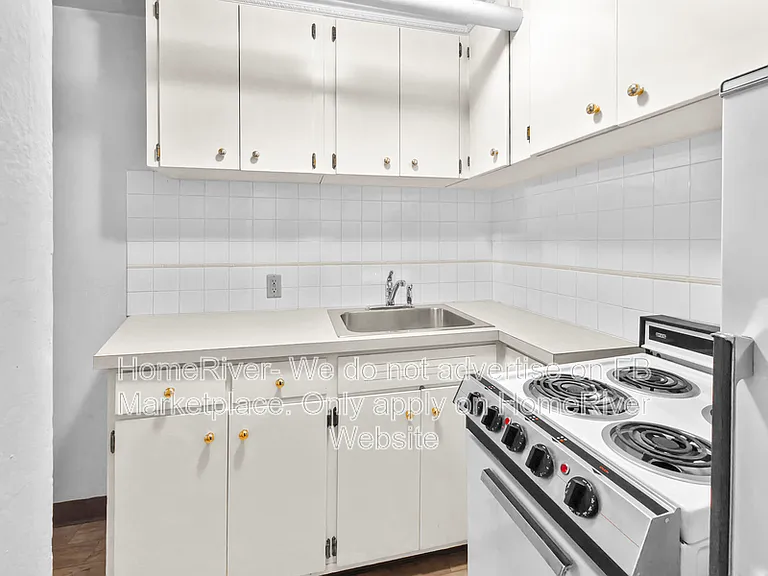 1001 S Monroe St #8 — Photo 6