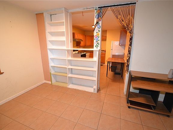 5th image of 8447 State St #5