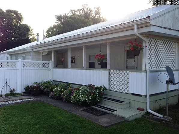 207 1st St, Port Washington, OH 43837