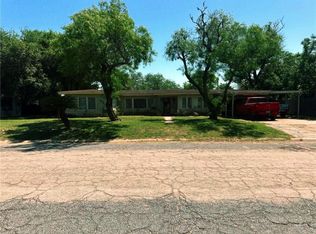 805 W Bennett St, Falfurrias, TX 78355