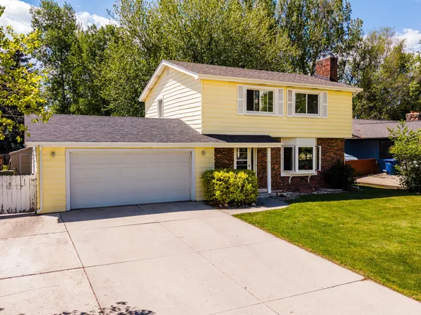 2040 Colonial Dr, Sheridan, WY 82801