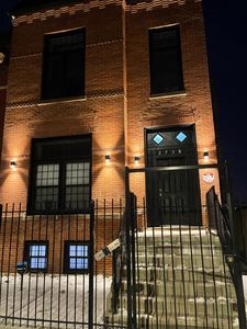 2718 W Monroe St, Chicago, IL, 60612