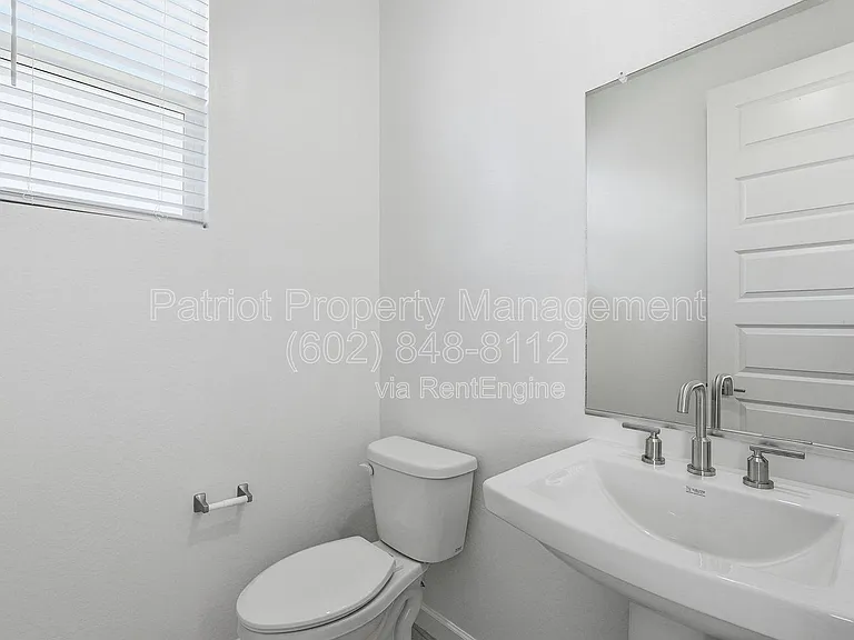 7404 W Buckhorn Trl — Photo 32