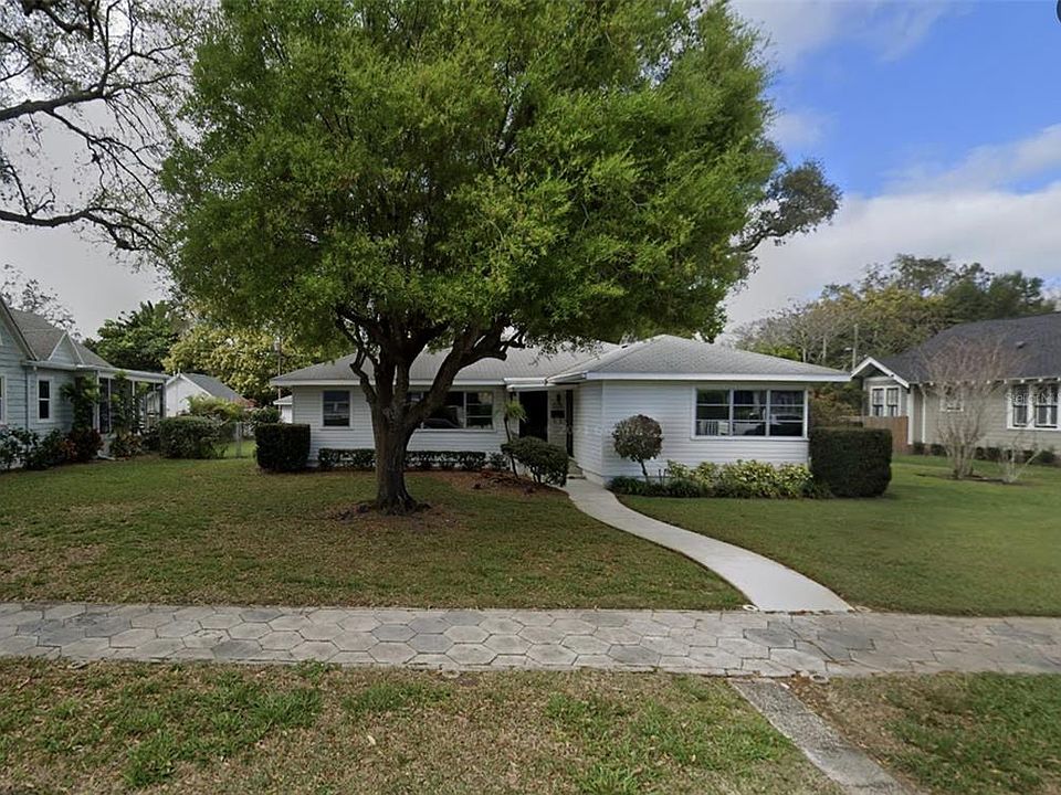 1st image of 135 15TH AVENUE N