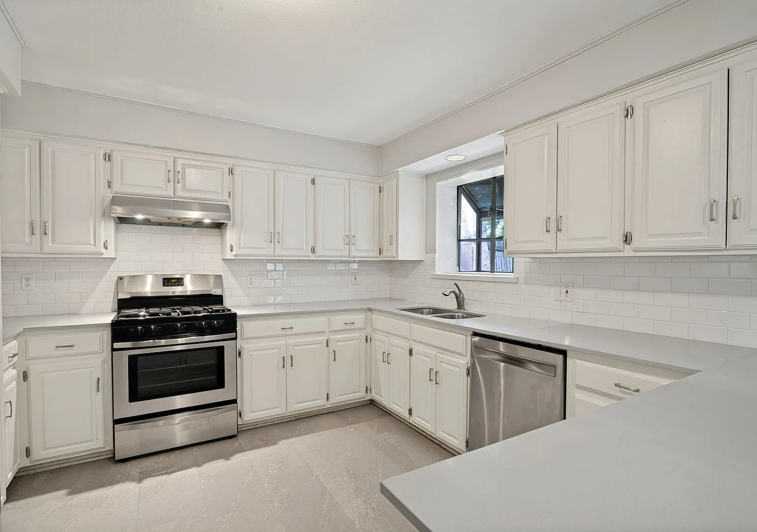 Charming 3-Bedroom Home in East Dallas — Photo 3