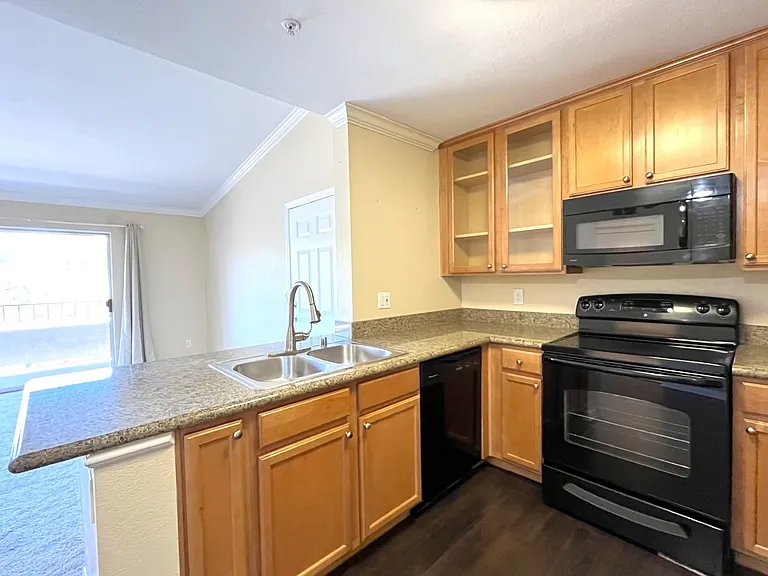 1020 La Terraza Cir #306 — Photo 11