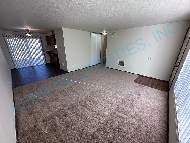 Building Photo - 20 SE 134th Pl #20