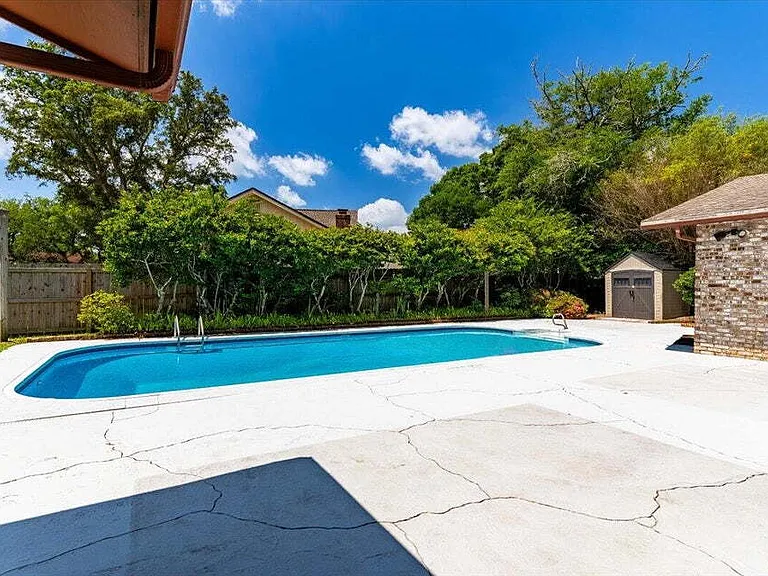 8 Stafford Cir — Photo 36