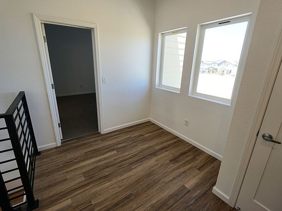 5th image of 805 Ashwood Way