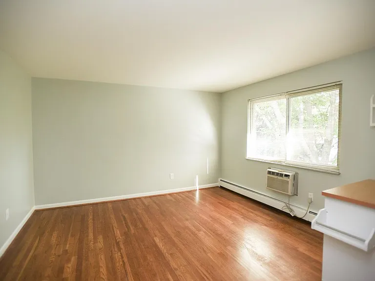 3534 Zumstein Ave #9 — Photo 5