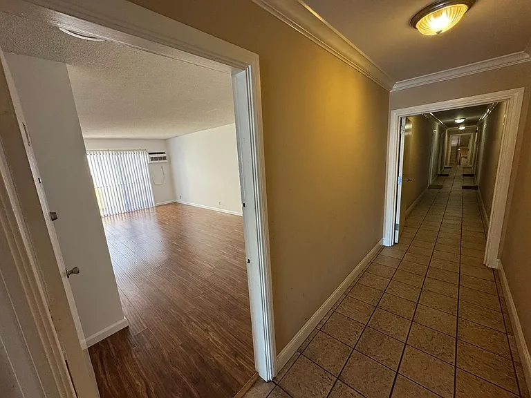 617 N Orange Dr — Photo 6