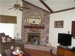 2nd image of 2803 Cambridge Ln