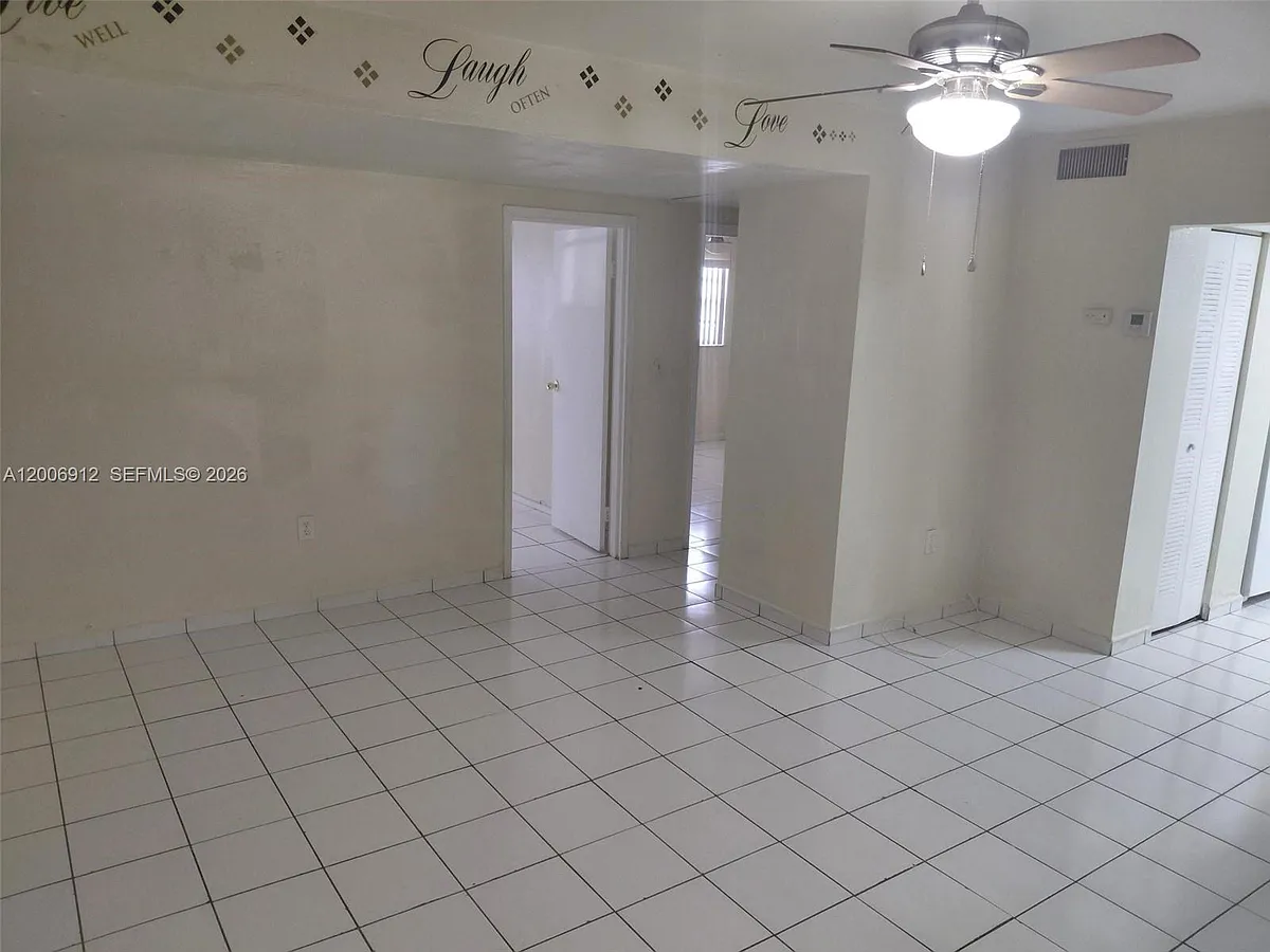 Building Photo - 5100 SW 41st St #108