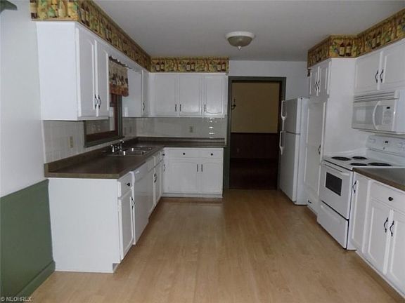 3rd image of 422 S Briarcliff Dr