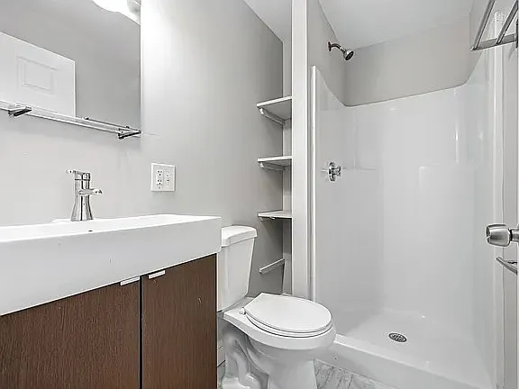 191 Everett St #2 — Photo 8