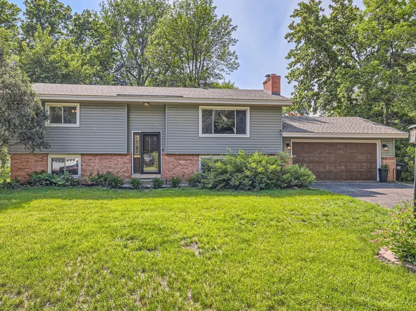 7383 Memory Ln NE, Fridley, MN 55432