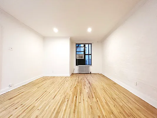 Rented by Keller Williams NYC | media 16