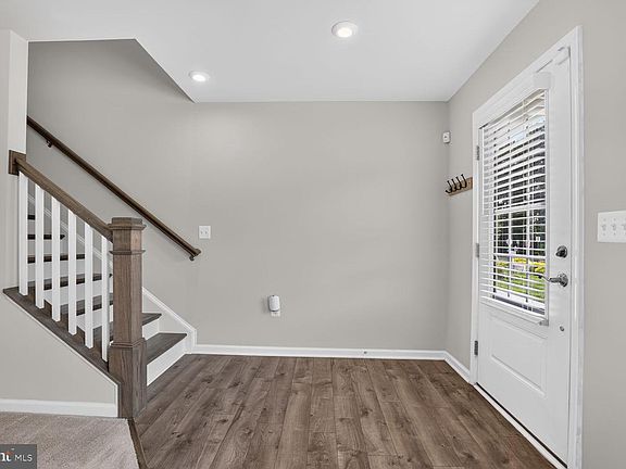 5th image of 1806 Sag Harbor Ln