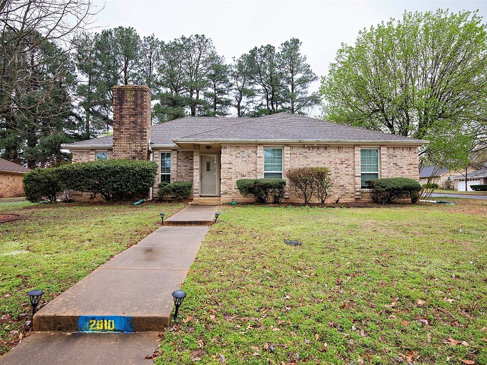 1st image of 2810 Ballard Dr