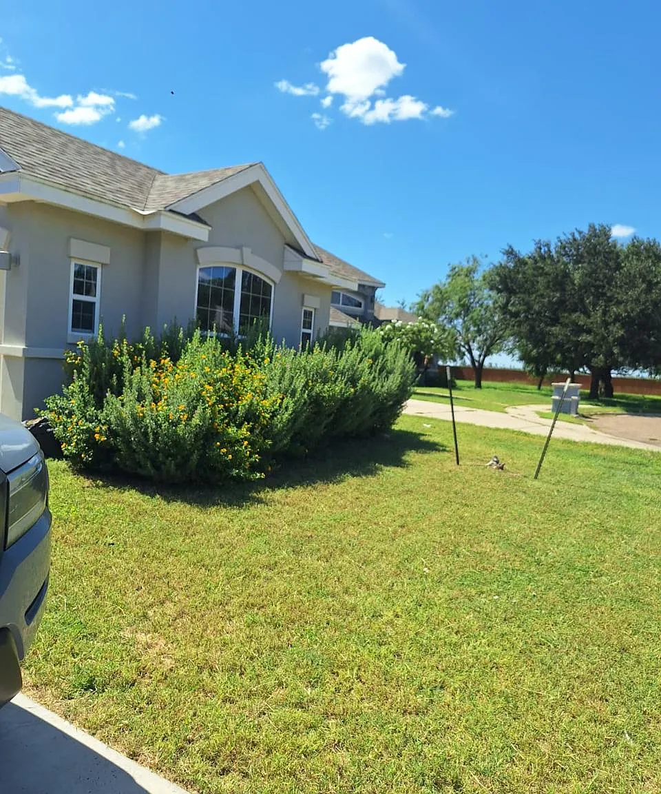 4 bed, 2659 sqft, $2,300 — Photo 2