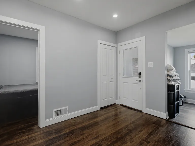 2430 N Normandy Ave #1 — Photo 7