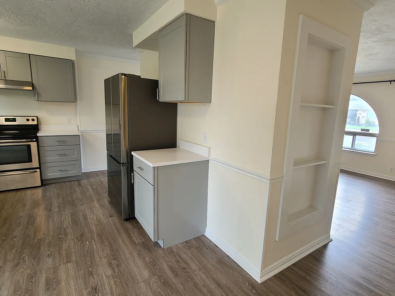 4 bed, 1.5 bath, 2106 sqft, $2,300 — Photo 4