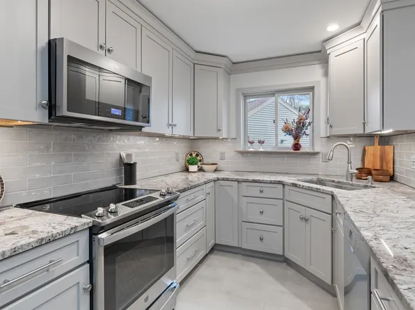 224 Locust Hill, Shelburne, VT 05482