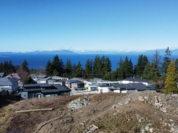 156 Hawk Point Rd, Nanaimo, BC V9T 5W2