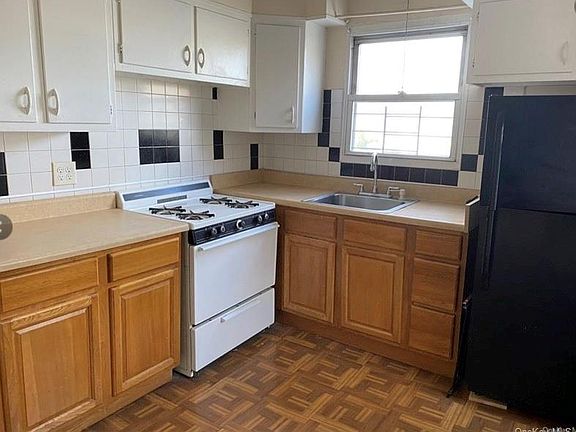 5th image of 1037 E 231st St #2