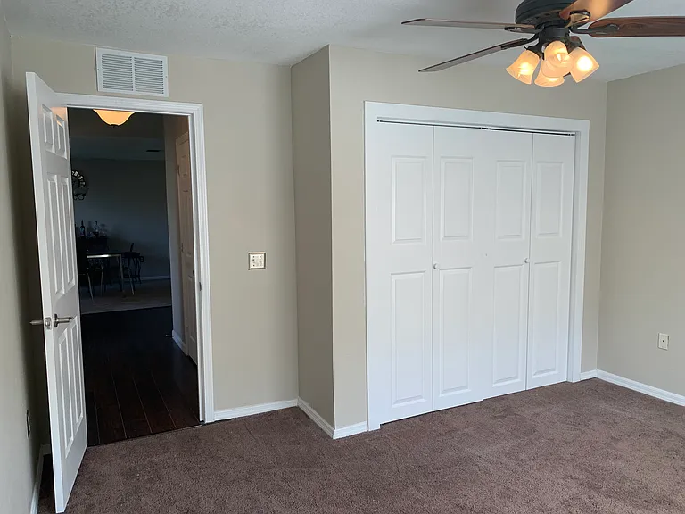 422 Fairfield Dr — Photo 4