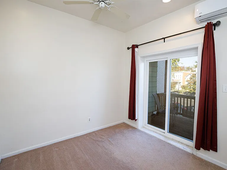 1434 Potomac Ave SE #4 — Photo 18