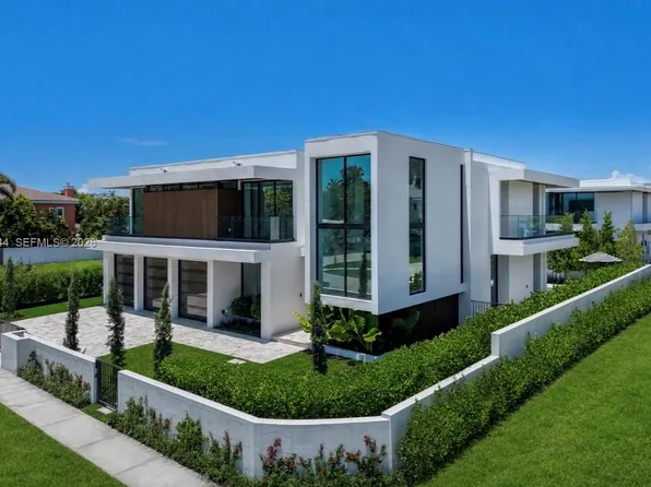 1099 NE 4th Ave, Boca Raton, FL 33432