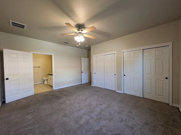 1070 E Cedar St #B — Photo 10