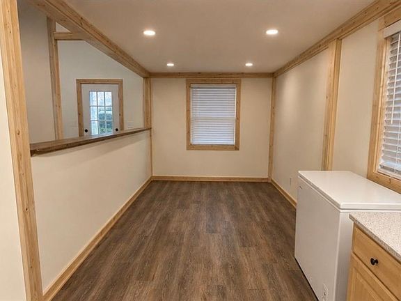 3rd image of 3830 COUNTY ROAD 547 N